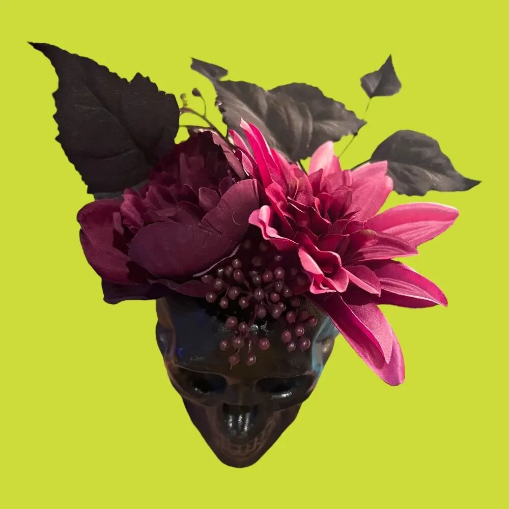 Halloween Figural Skull Floral Planter Creepy Purple Fuchsia & Black Blooms NEW